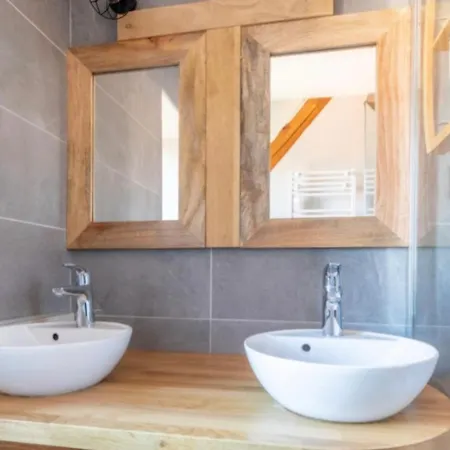 Le Puy De Dome 招待所 Montaigut-le-Blanc (Puy-de-Dome)